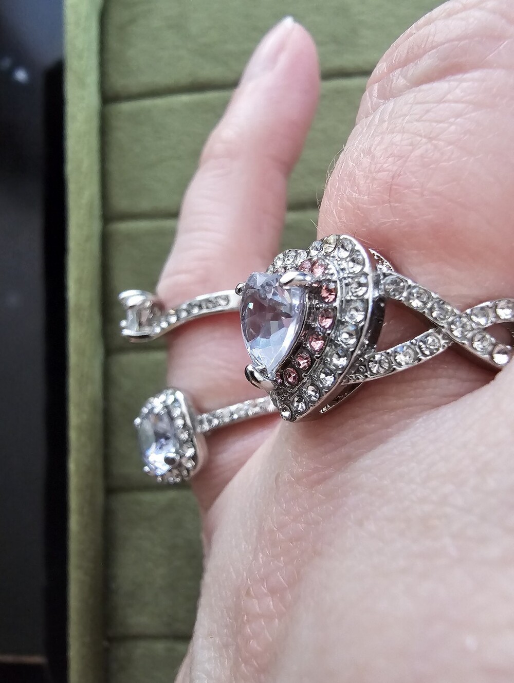 Lot Of Rings - Picture 3 of 4